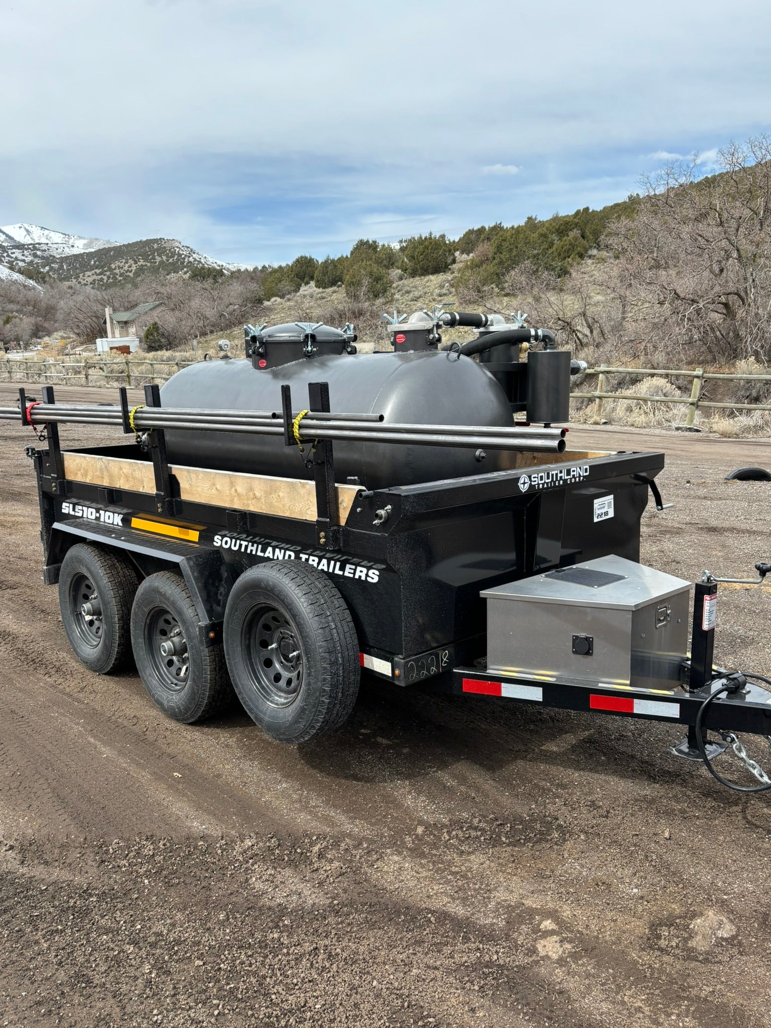 400 Gallon Slide In Vacuum tank on dump trailer